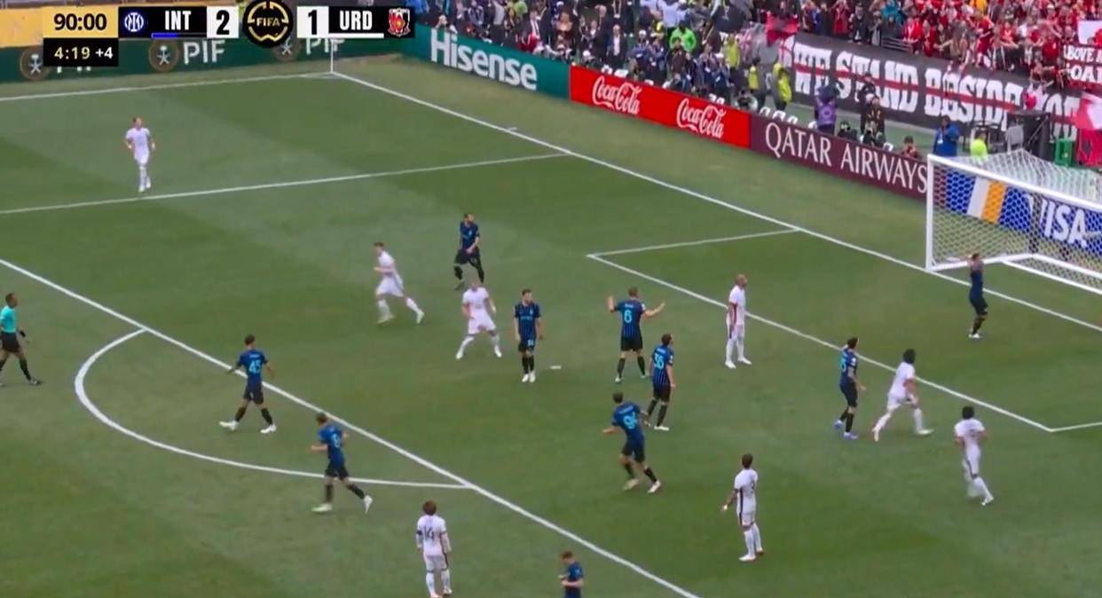 瑞典队在欧预赛上演“绝杀”球迷沸腾欢呼的简单介绍