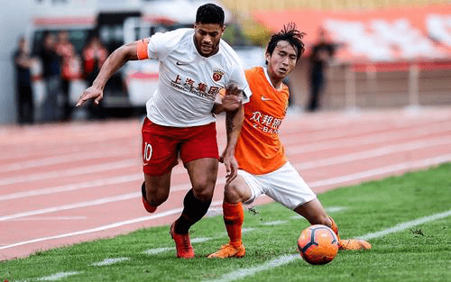 武汉卓尔主场扳平广州富力，保持不败