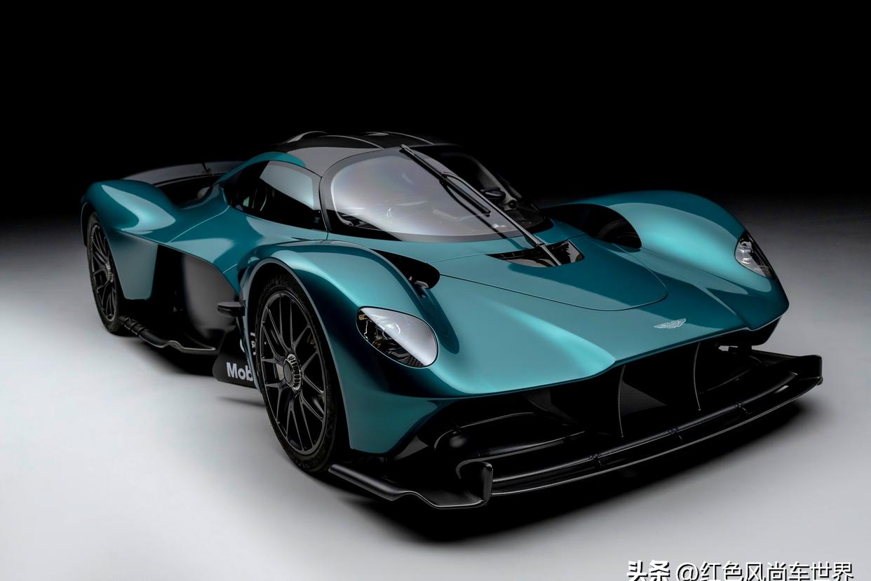 哈斯车队险胜阿斯顿马丁，汉密尔顿带队取胜