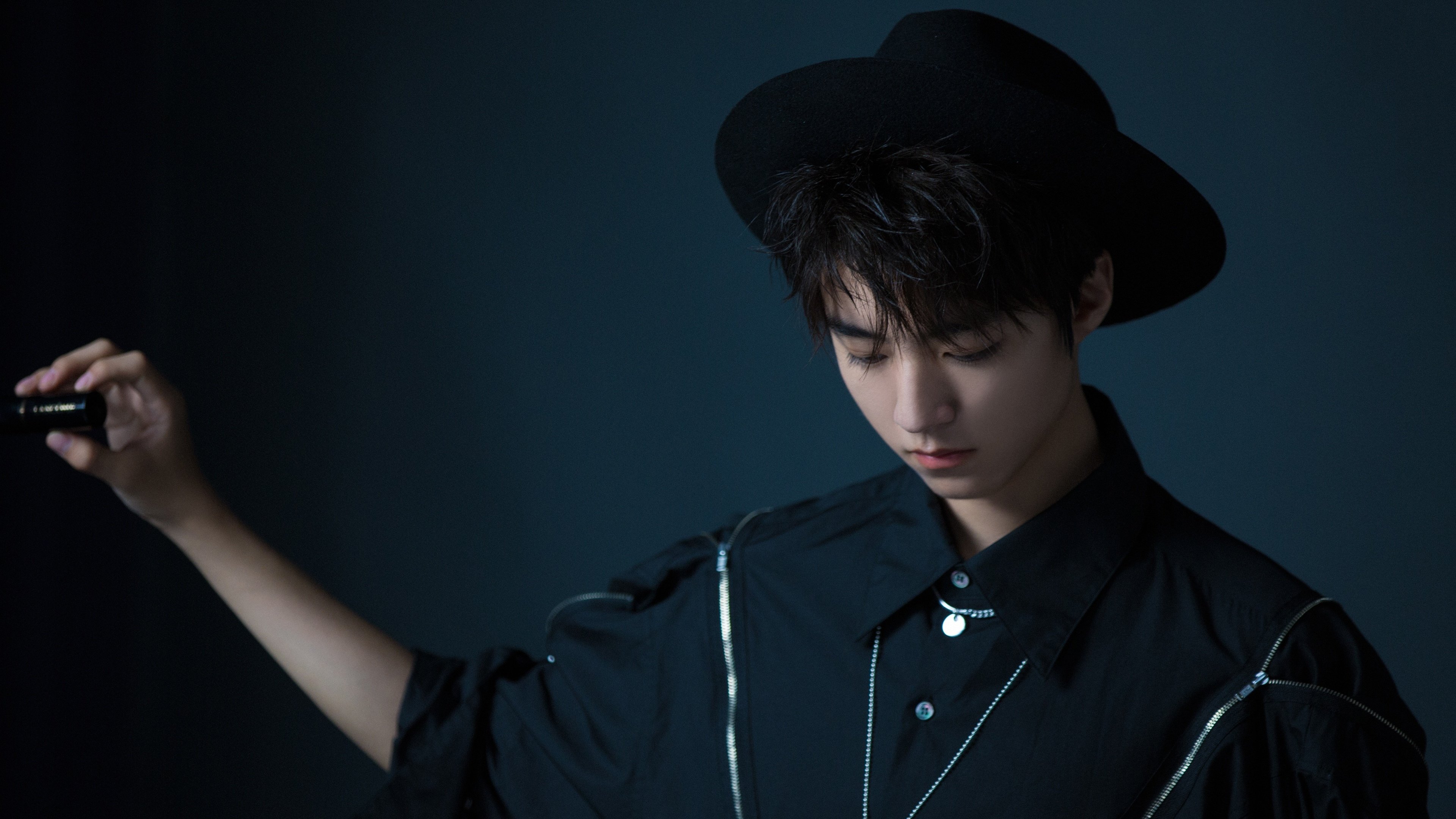 布伦森43分生涯夜撕裂防线，马刺团队篮球轻取魔术