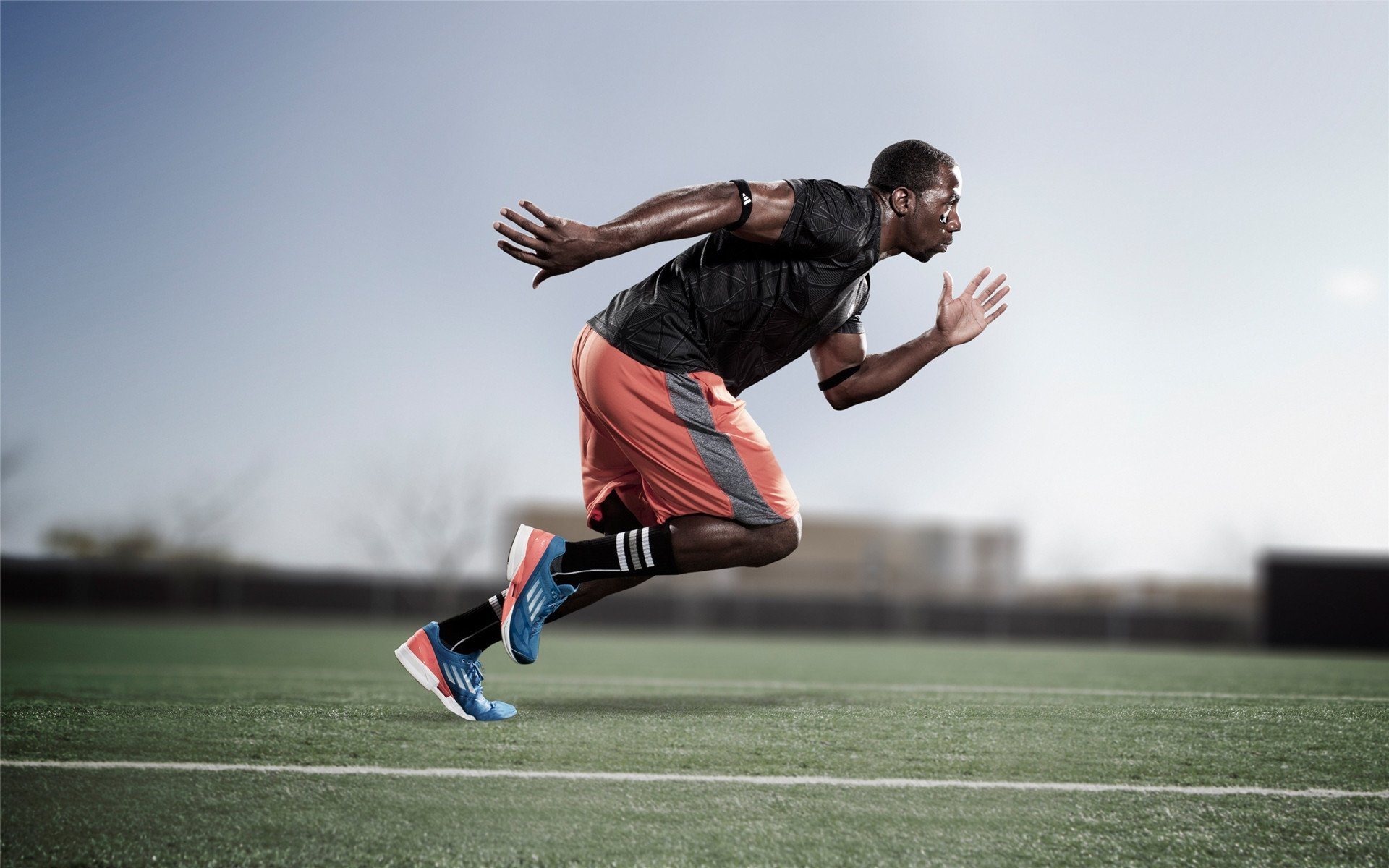 帷幕落下与权杖交接，雷恩击溃曼联之夜，姆巴佩在英超的加冕预演