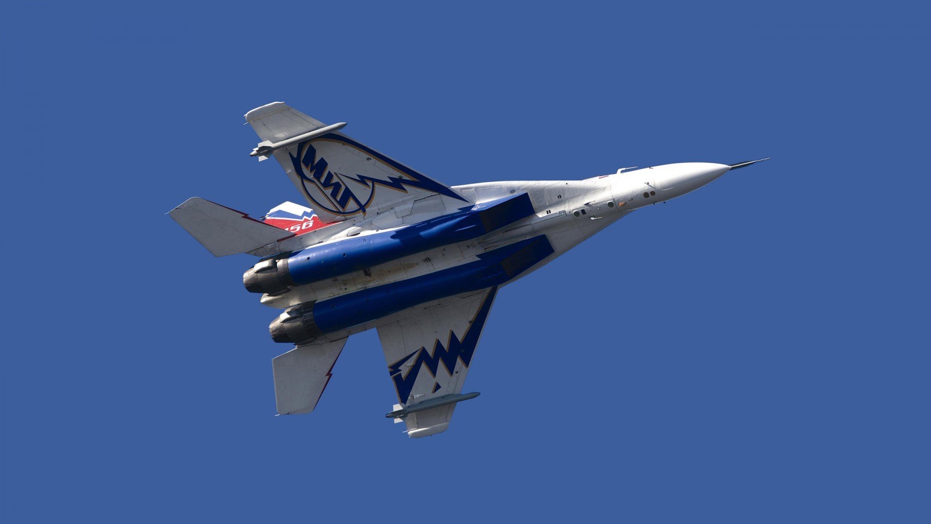 生死战的火力对决，西决焦点与伊拉克压制牙买加的体育启示